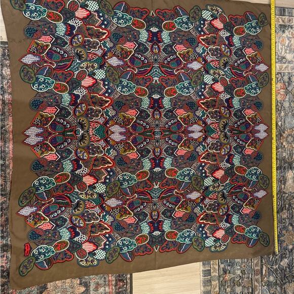 BOTEGA VENETA ENORMOUS 51” x 51”gorgeous silk Wrap/Cape/Sarong textured … - Picture 12 of 13